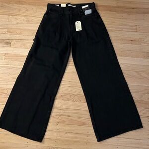 NWT Levi’s wide leg baggy dad jeans, 27